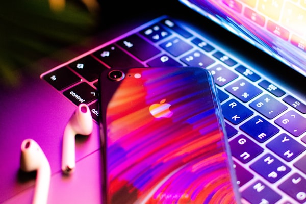 动画电影《蜘蛛侠：纵横宇宙》高清海报 - 索尼动画