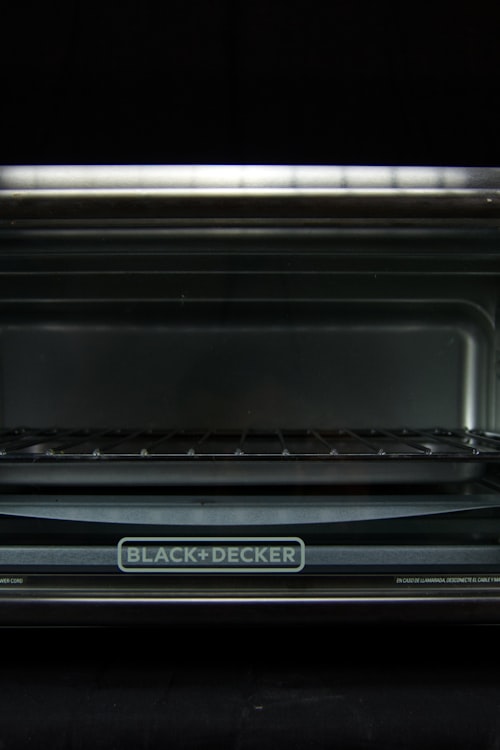 职场剧《向风而行》高清海报 - 王凯、谭松韵主演